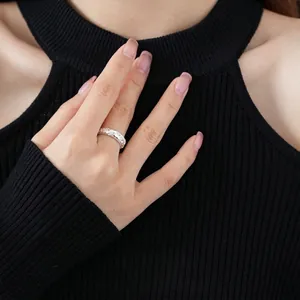 Elegant silver zircon twisted open ring with retro textured relief for women