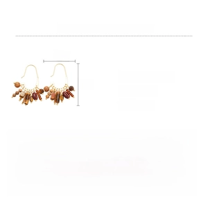 Size and material details for 18k gold plated stone tassel earrings with 5x3cm dimensions