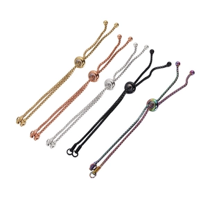 Detail of adjustable stainless steel bolo chains in gold, rose gold, silver, black and rainbow