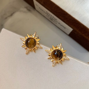 Boucles d'oreilles oeil de tigre plaquées or 18 carats avec design soleil vintage