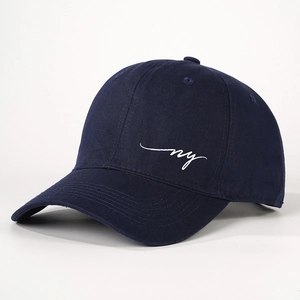 Casquette de baseball bleu foncé classique avec broderie blanche et sangle réglable
