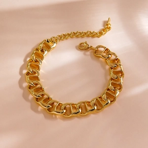 Polished 14K gold plated stainless steel chunky chain bracelet with lobster clasp