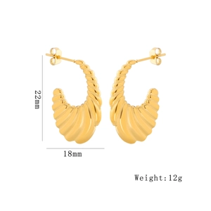 Gold stainless steel croissant hoop earrings showing 22mm height and 18mm width dimensions