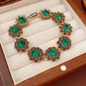 Vintage Emerald Green Flower Bracelet Alloy Rhinestone Retro Buckle Design Jewelry For Women Elegant