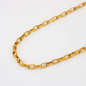 Minimalist gold stainless steel necklace with geometric rectangular horseshoe links