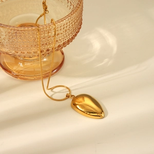 18k gold plated stainless steel teardrop pendant necklace on elegant gold chain