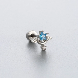 Ohrstecker aus Titanstahl mit blauem Stern-Zirkon, Mondmotiv und silbernem Schmetterling