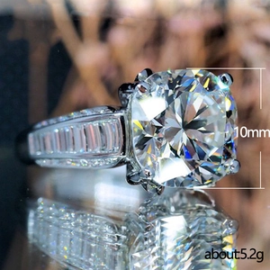 Lussuoso anello con zircone bianco 10mm taglio cushion e pietre baguette, argento 925
