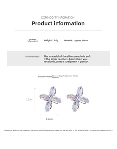 Détail des boucles d'oreilles fleur 1,2 cm avec tiges en argent et base en cuivre