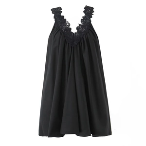 Abito corto in raso nero da donna con scollo a V, pizzo floreale e design senza maniche