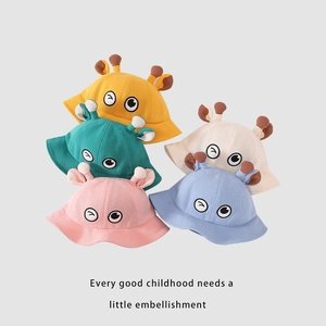 Chapeaux bob bébé mignons avec bois de girafe et yeux clignotants en divers coloris