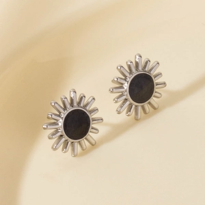 304 stainless steel sun stud earrings with silver rays and black center disk