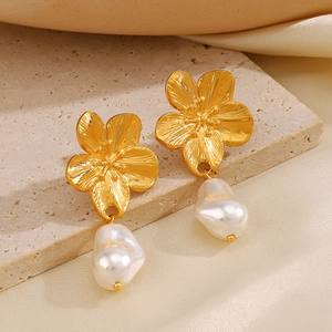 Blumen Künstliche Perlen Tropfenohrringe Edelstahl 18K Vergoldet Französisch Vintage Künstliche Barockperle Schmuck Für Frauen