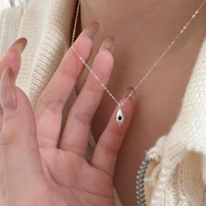 925 sterling silver necklace featuring a black zircon teardrop pendant on O-chain