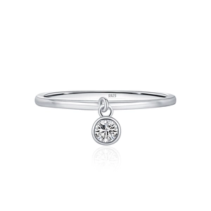 Minimalist S925 sterling silver ring featuring a round-cut moissanite stone charm