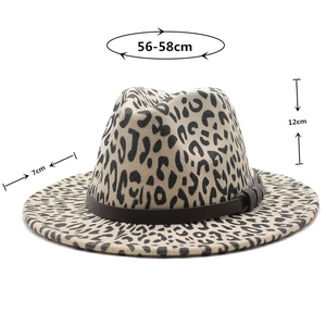 Detailansicht Leoparden-Fedora mit Lederband und Maßen: 56-58cm Kopfumfang, 7cm Krempe