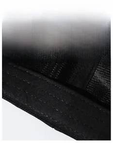 Détail du bandeau anti-transpiration élargi avec mesh respirant et coutures renforcées