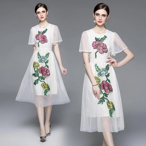 Femmes Élégante Robe Midi En Maille Avec Broderie Florale Pailletée Style Cour Manches Courtes Col Rond Taille Haute Abricot