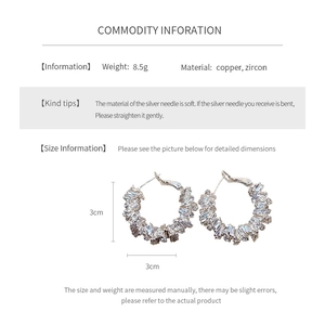Detailed technical drawing of geometric hoop earrings with 3cm diameter size markings