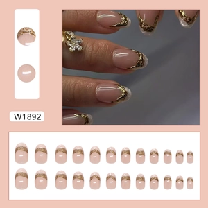 Elegante französische Kunstnägel mit 3D-Goldrelief und nude-rosa Basis, 24-teiliges Set