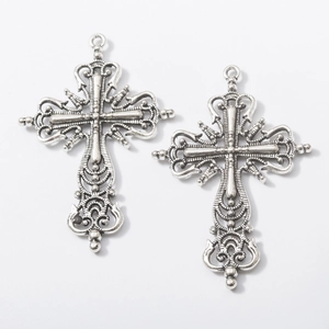 Coppia di ciondoli a croce vintage in lega di zinco argento con motivi in rilievo