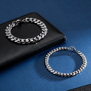 Men's minimalist stainless steel Cuban link bracelet in two thickness specifications