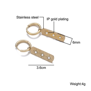 Gold-plated stainless steel bar earrings with hammered texture and three clear gemstones