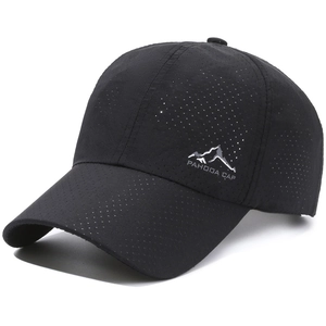 Atmungsaktive schwarze Outdoor-Baseballkappe mit lasergeschnittenen Löchern
