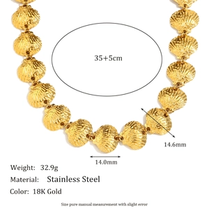 Collier élégant en acier inoxydable plaqué or 18 carats avec maillons en forme de coquille