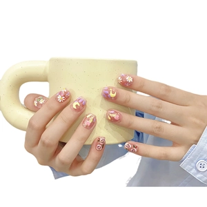 Handmade press-on nails with spring daisy oil painting design and relief art style