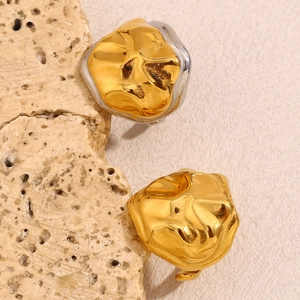 Modern irregular snake head open ring in 18K gold plating with bold metallic texture