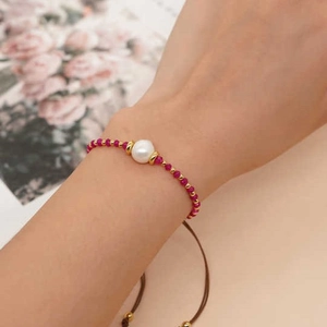 Handmade 5-piece pearl and pink crystal bead friendship bracelet set for women