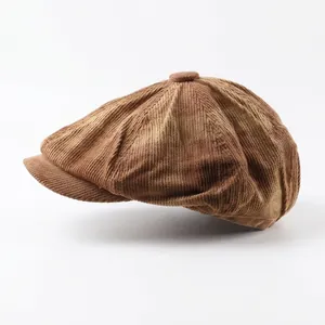 Casquette gavroche en velours côtelé marron au design classique rétro pour l'automne