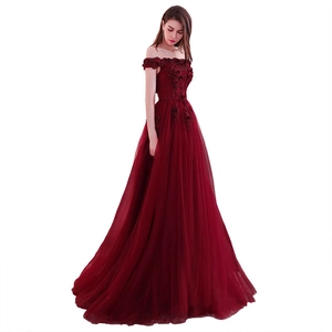 Robe de soirée élégante bordeaux épaules dénudées avec fleurs 3D et jupon en tulle