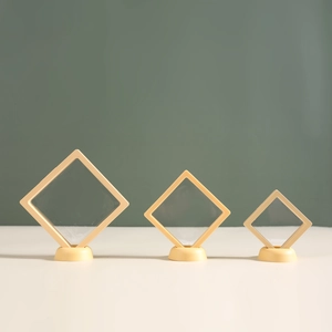 Lot de 3 cadres d'affichage flottants beiges pour bijoux avec bases de présentation