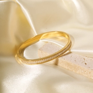 Bracciale a cerniera minimalista in acciaio inossidabile placcato oro 18k con zirconi