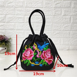 Detailed size chart showing dimensions for the rose and blue bird embroidered canvas bag