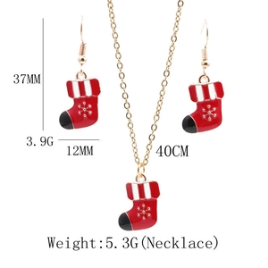 Details und Maße des roten Weihnachtsstrumpf-Halsketten- und Ohrring-Sets mit Abmessungen