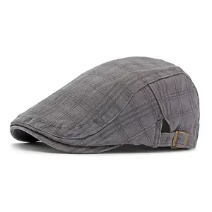 Gorra de algodón a cuadros grises con hebilla ajustable de metal de estilo retro casual