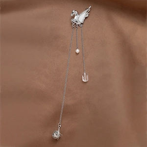Vintage Pegasus Brooch Pin With Tassel Chain Alloy Rhinestone Artificial Pearl Crystal Star Pendant For Women
