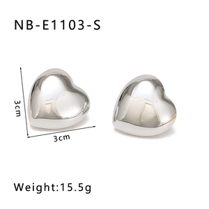 Detailed view of silver heart earrings with dimensions 3cm x 3cm and 15.5g weight spec