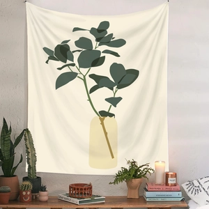 Detailansicht eines böhmischen Wandteppichs mit botanischer Illustration im modernen Zimmer