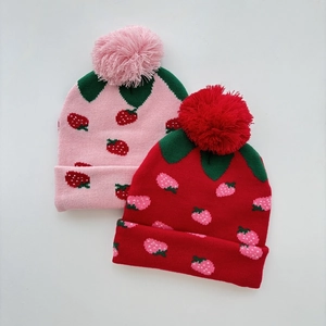 Children's knitted strawberry beanies with jacquard pattern and fluffy pompom balls