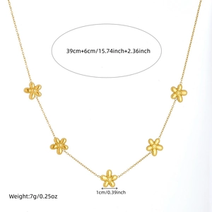 Gold-plated stainless steel flower pendant necklace with dimensions and weight specs