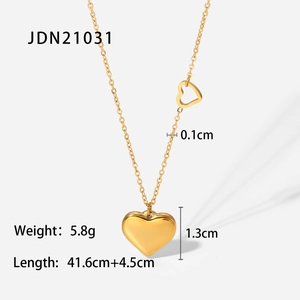 Detailed dimensions of 18K gold plated double heart pendant necklace showing 5.8g weight