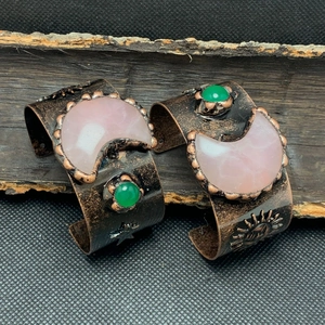 Vintage Bronze-Armreifen mit Rosenquarz und grünem Aventurin im Retro-Stil