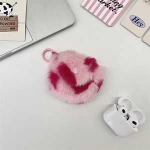 Plüsch-Kopfhörertasche in Herzform mit praktischem rosa Kunststoffring zum Aufhängen