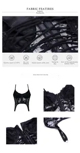 Dettaglio di un crop top in pizzo nero con motivi floreali e chiusura a gancetti multipli
