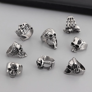 Otto anelli teschio gotici in acciaio inossidabile argento vintage per stile punk
