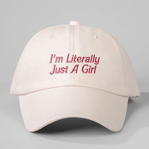Rosa minimalistische Baseballkappe mit I'm Literally Just A Girl Bestickung